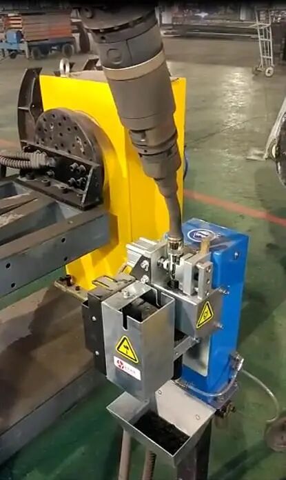 MIG torch cleaning system